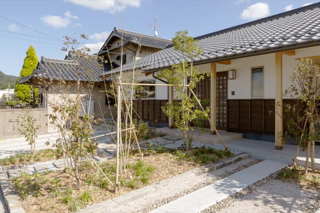 桜並木の家 1