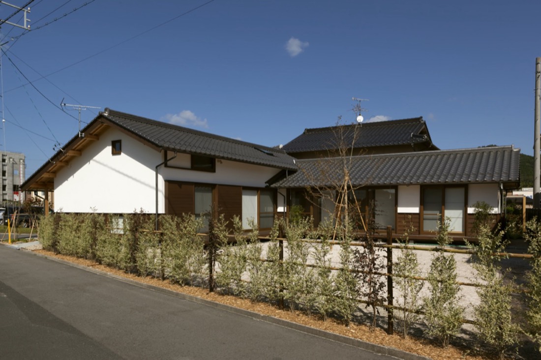 桜並木の家 2
