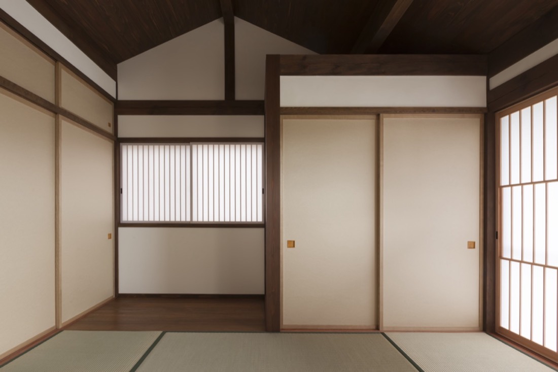 桜並木の家 11