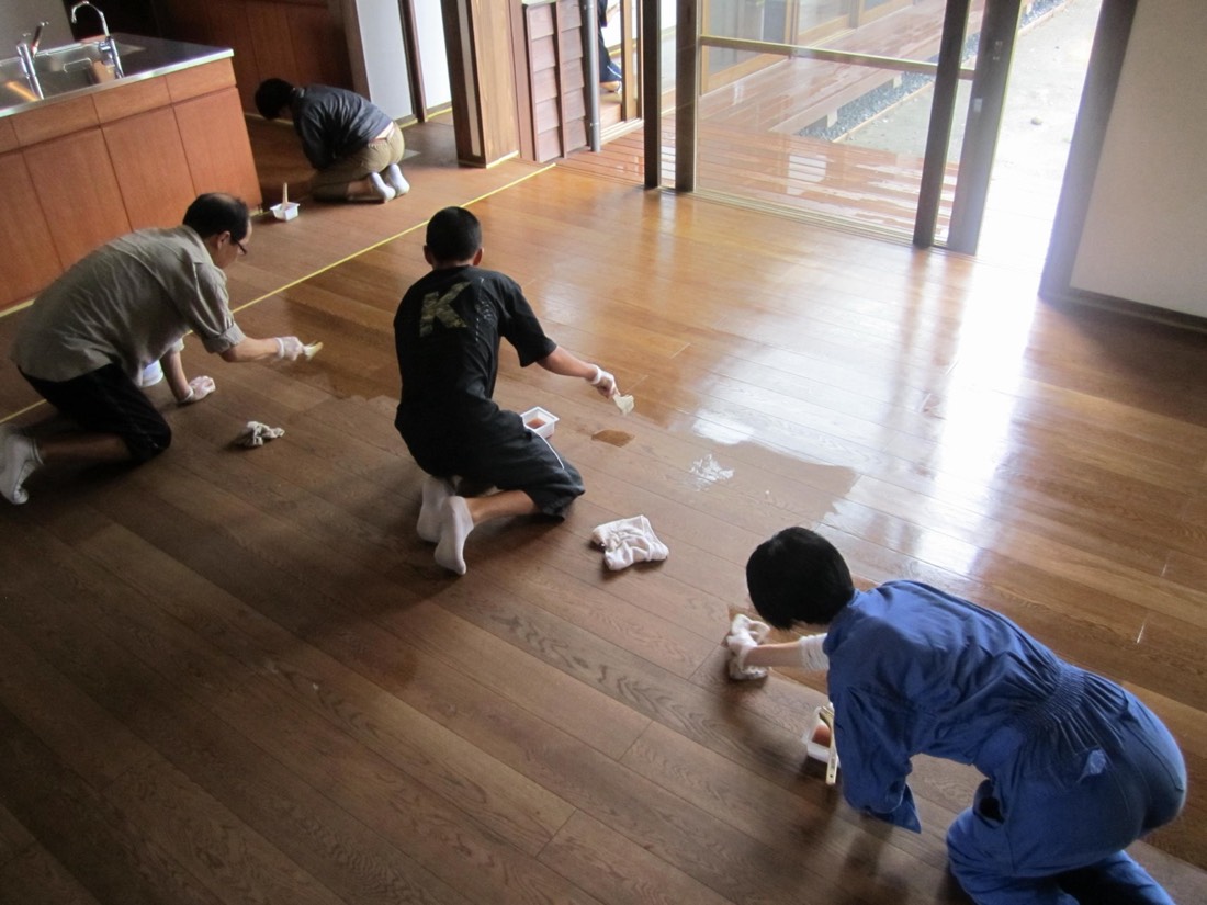 桜並木の家 16