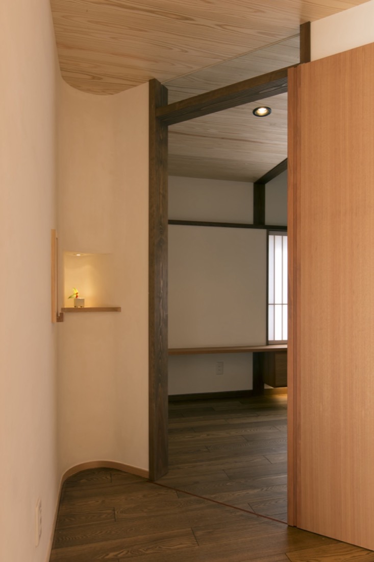 方形屋根の家 1