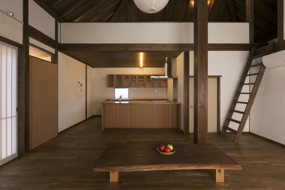 方形屋根の家 4