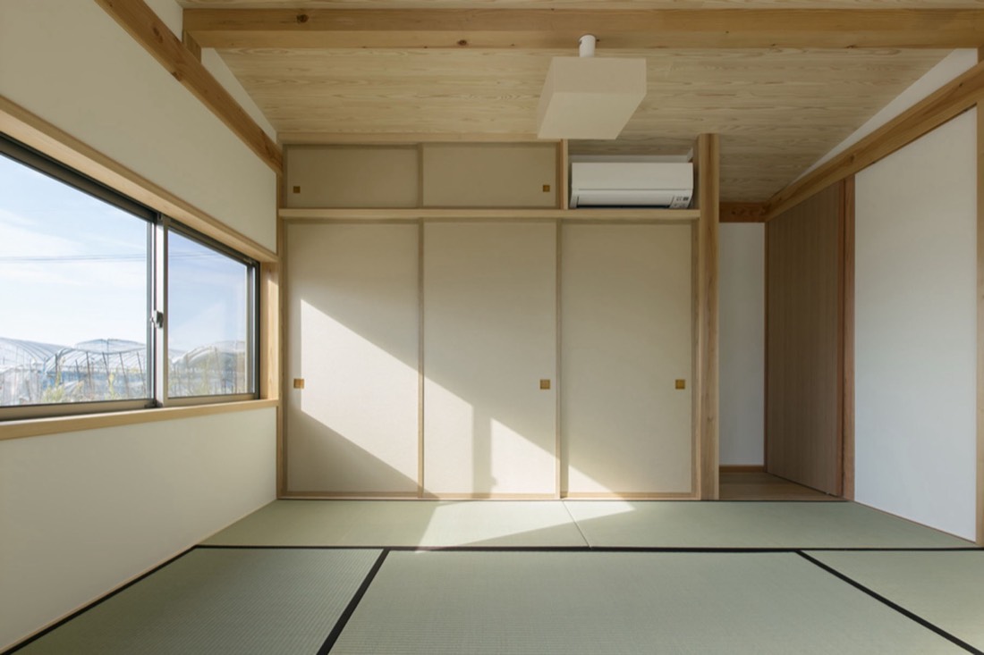 方形屋根の家 8