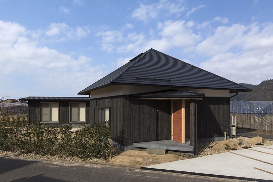 方形屋根の家 11