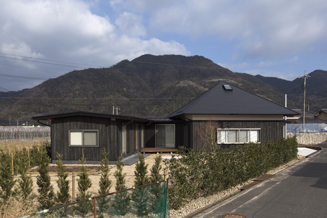 方形屋根の家 12