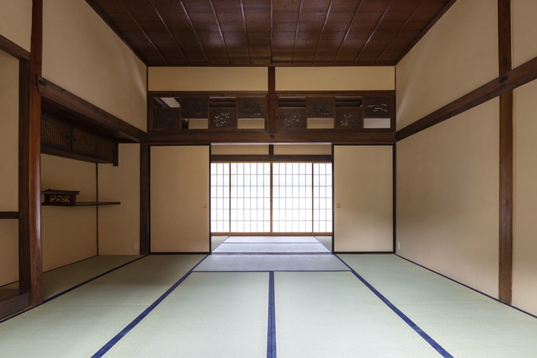 黒の古民家 7
