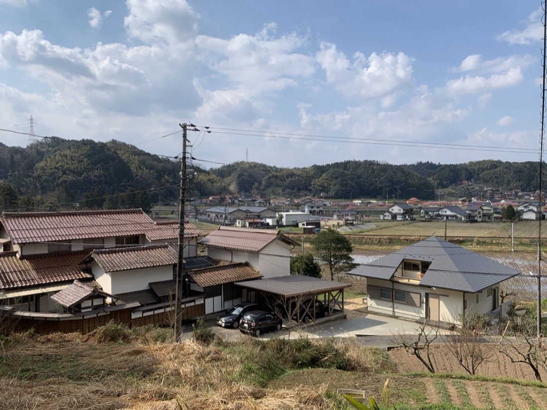 雲南の方形屋根 1